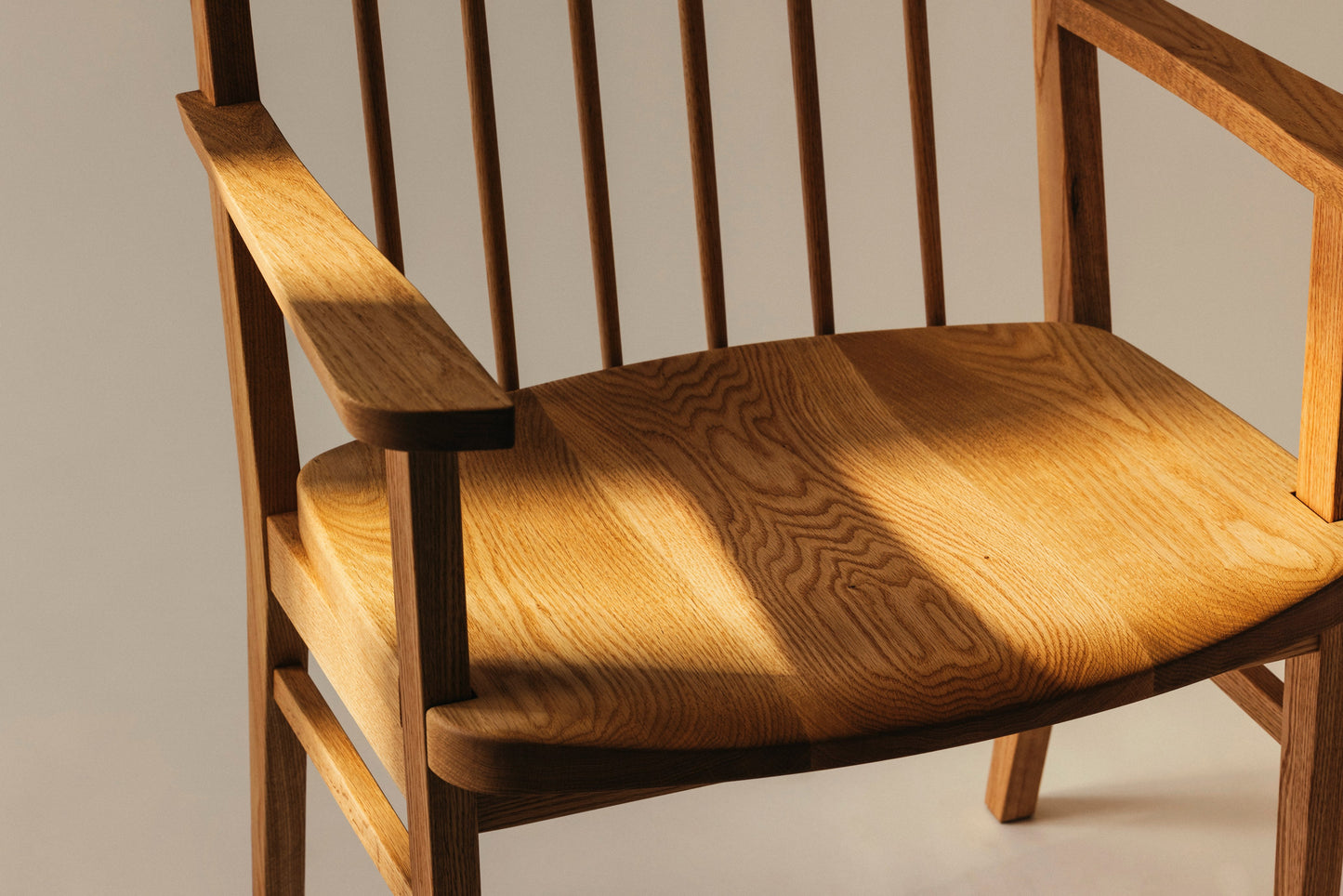 #46 Chair(armrest)