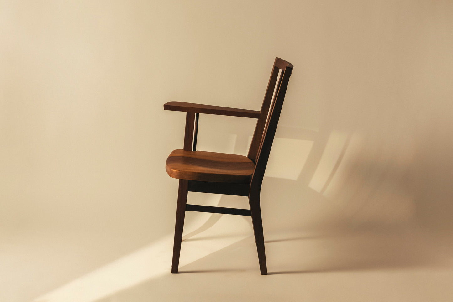 #56 Chair (one armrest・right)