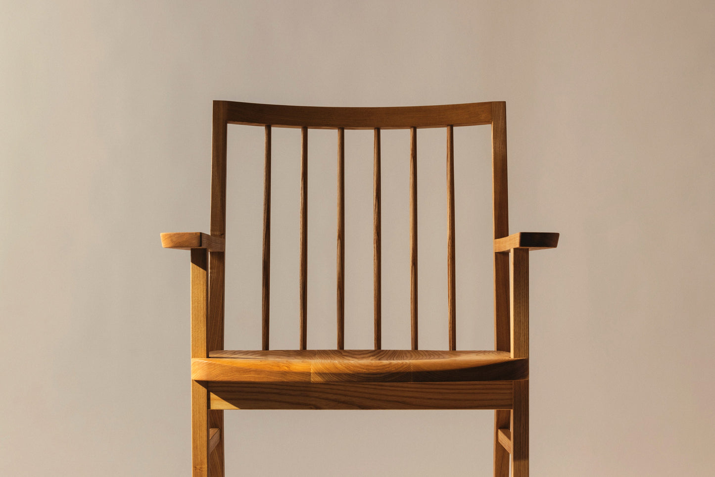#45 Chair(armrest)