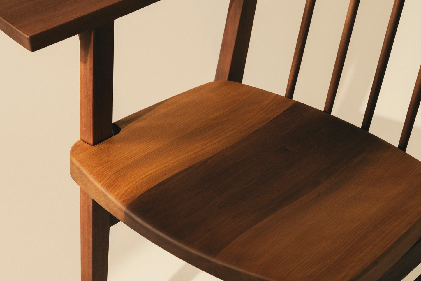 #56 Chair (one armrest・right)