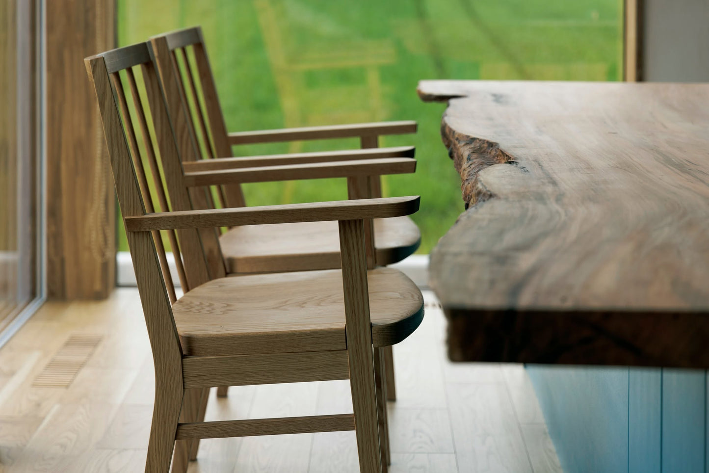 #47 Chair(armrest)
