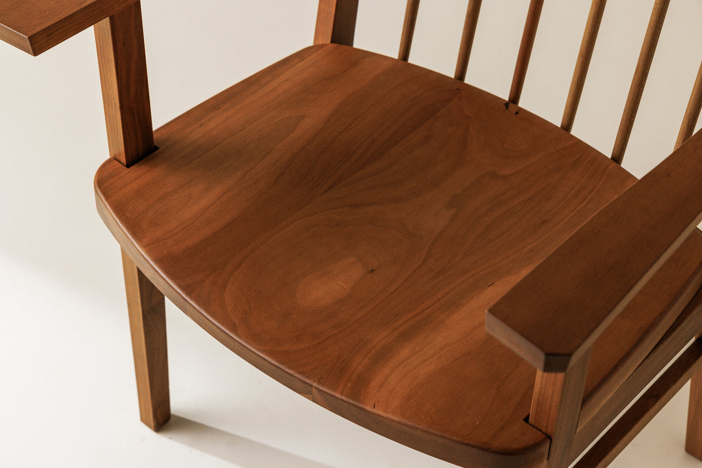 #21 Chair(armrest)