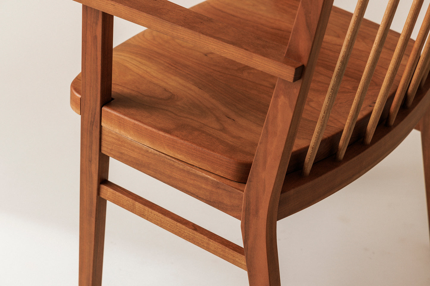 #21 Chair(armrest)