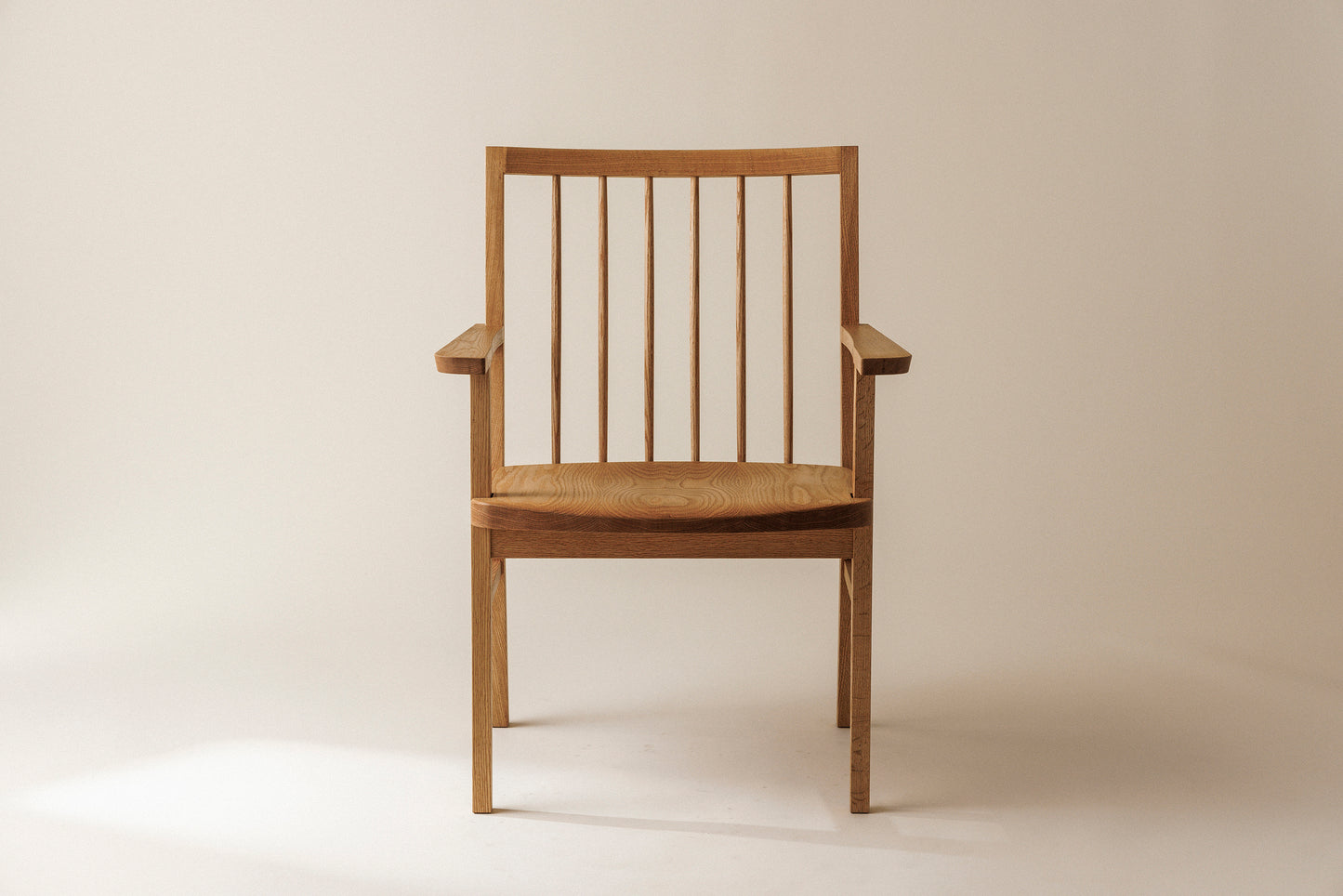 #60 Chair(armrest)