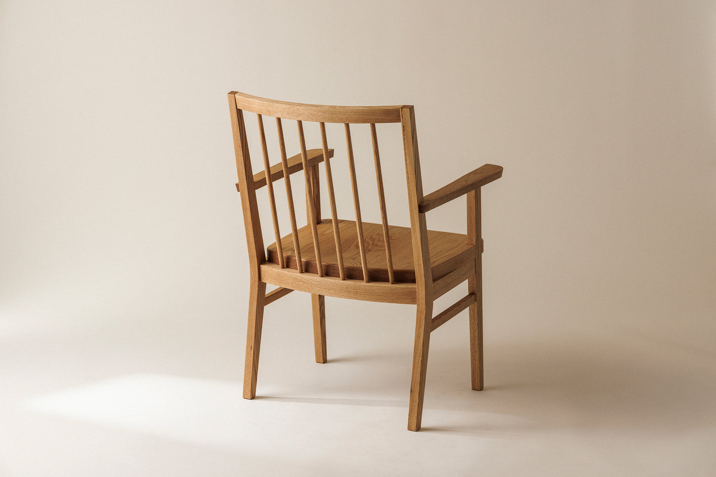 #60 Chair(armrest)
