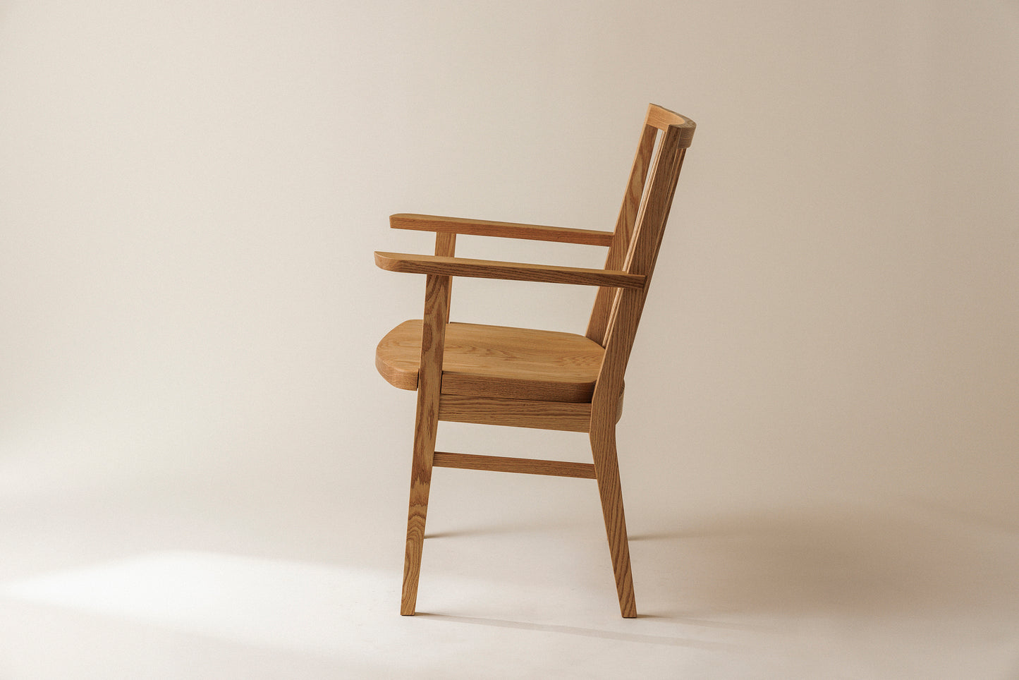 #60 Chair(armrest)