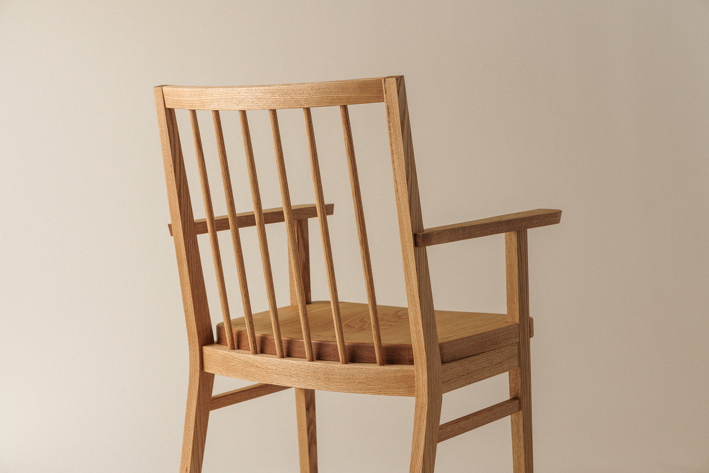 #60 Chair(armrest)