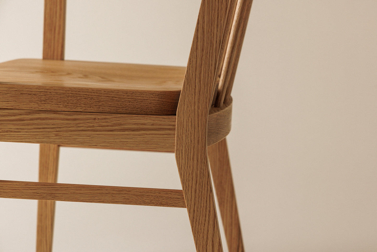 #60 Chair(armrest)