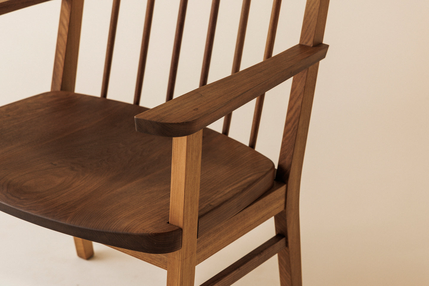 #61 Chair(armrest)