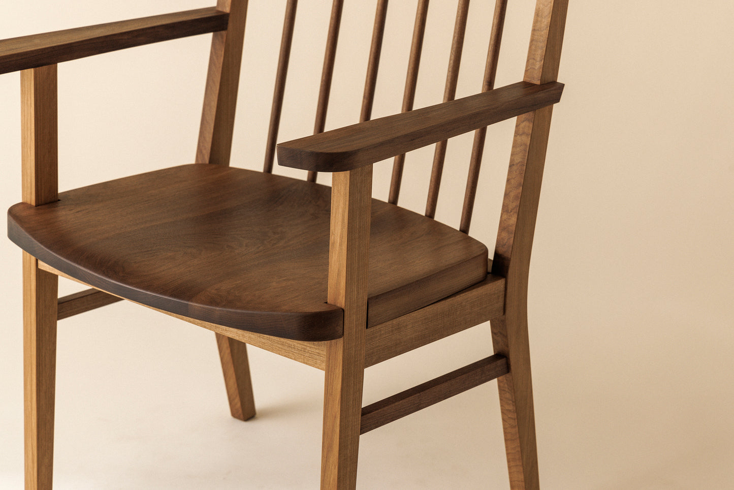 #62 Chair(armrest)