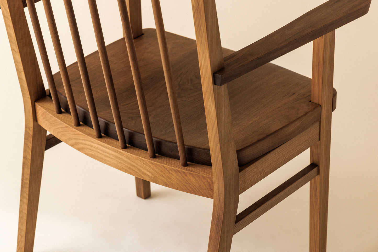#62 Chair(armrest)