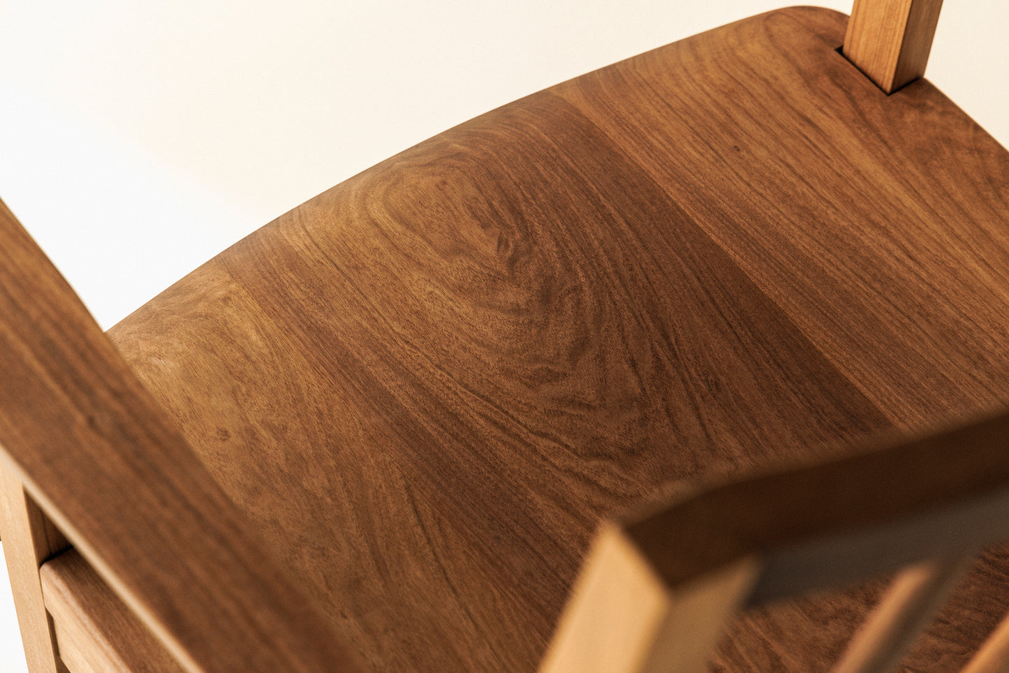 #62 Chair(armrest)