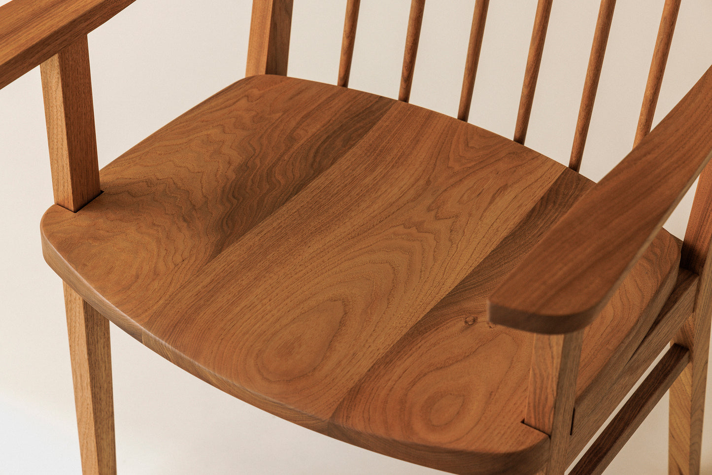 #63 Chair(armrest)