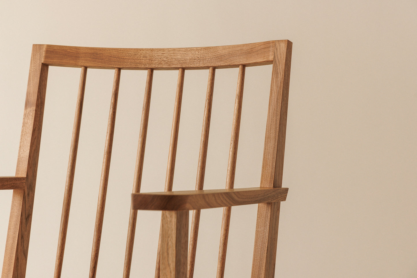 #63 Chair(armrest)