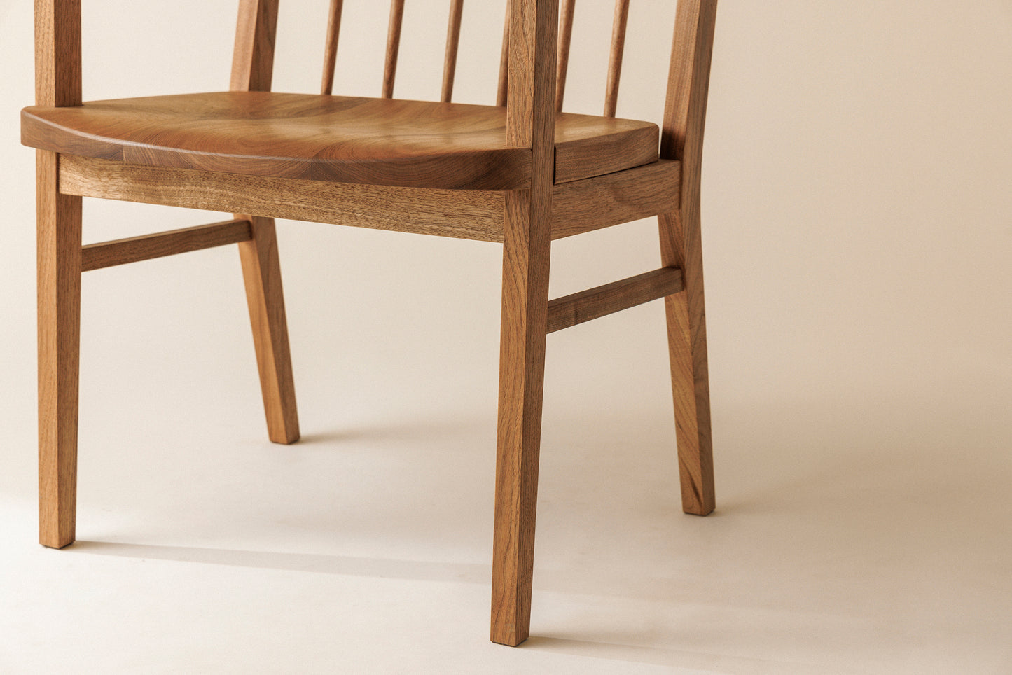 #63 Chair(armrest)