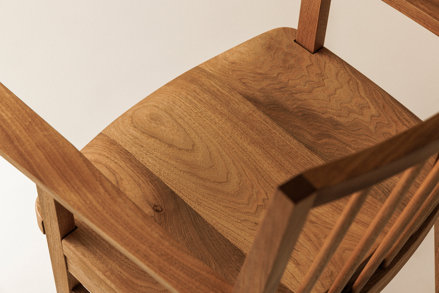 #63 Chair(armrest)