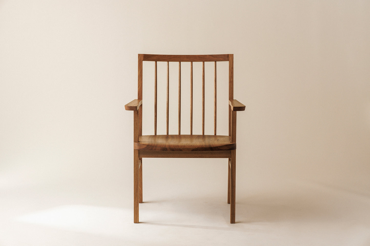 #64 Chair(armrest)