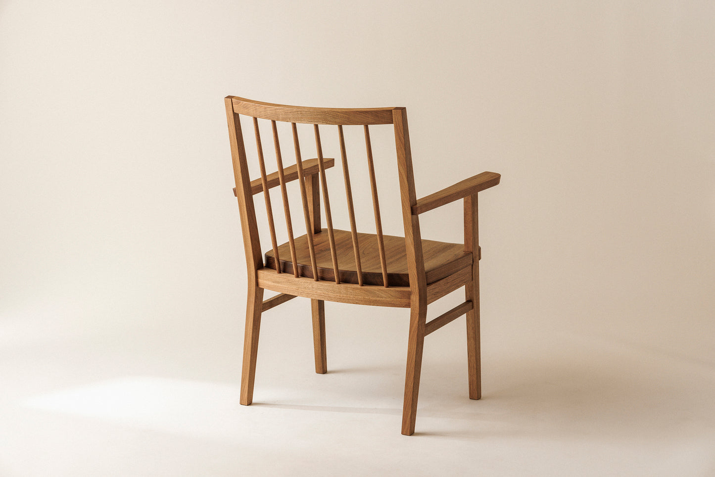 #64 Chair(armrest)