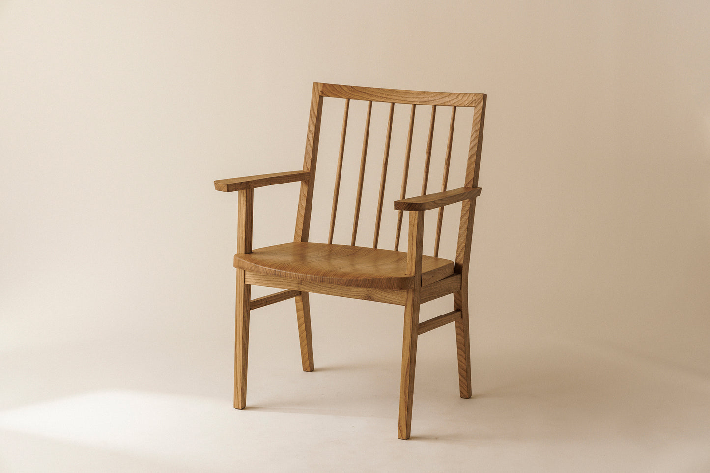#65 Chair(armrest)