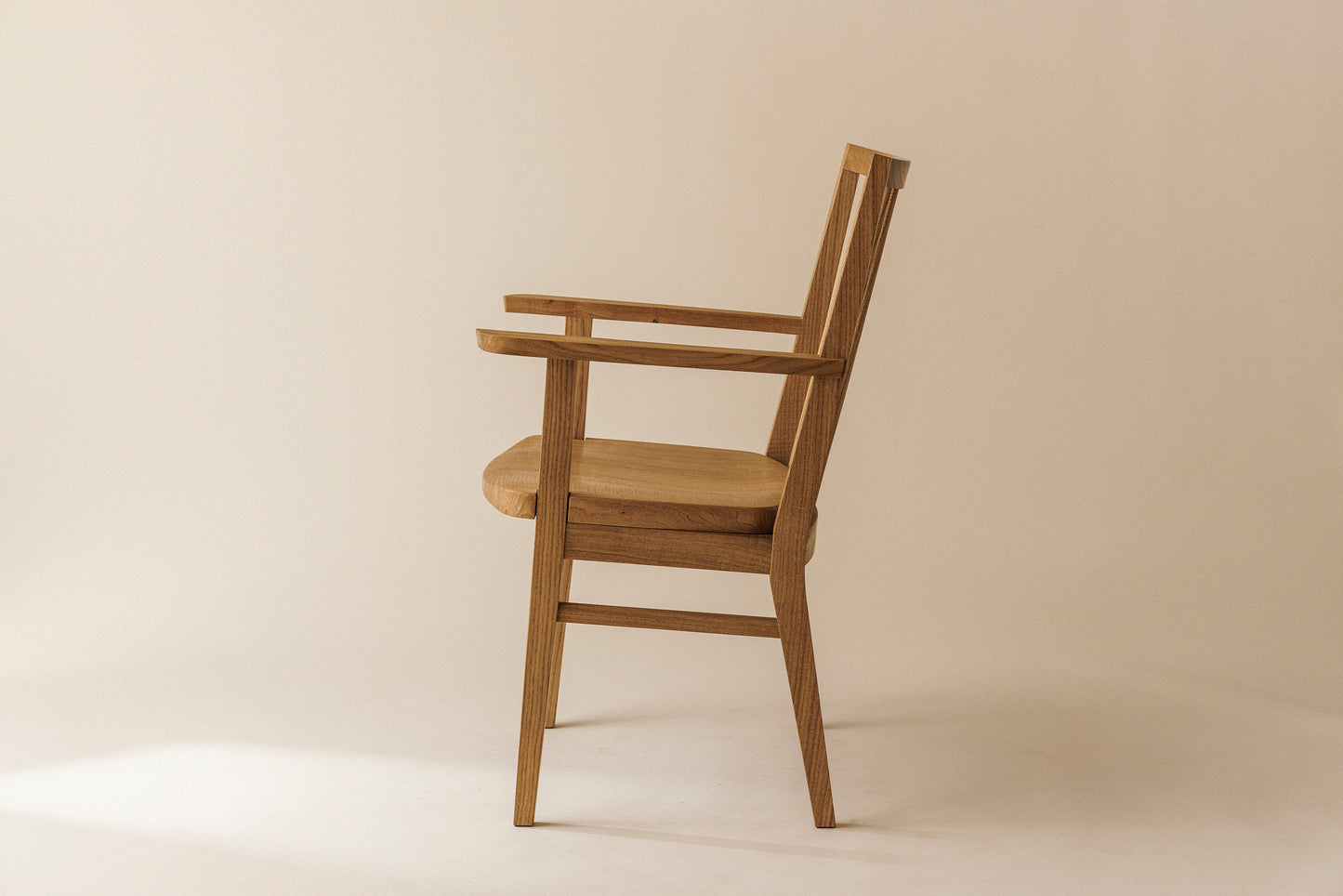 #65 Chair(armrest)