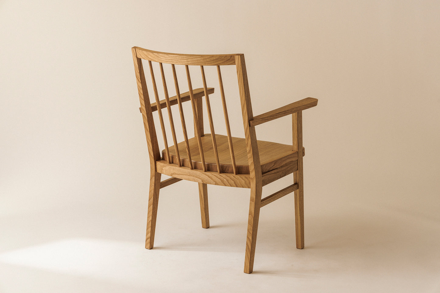 #65 Chair(armrest)