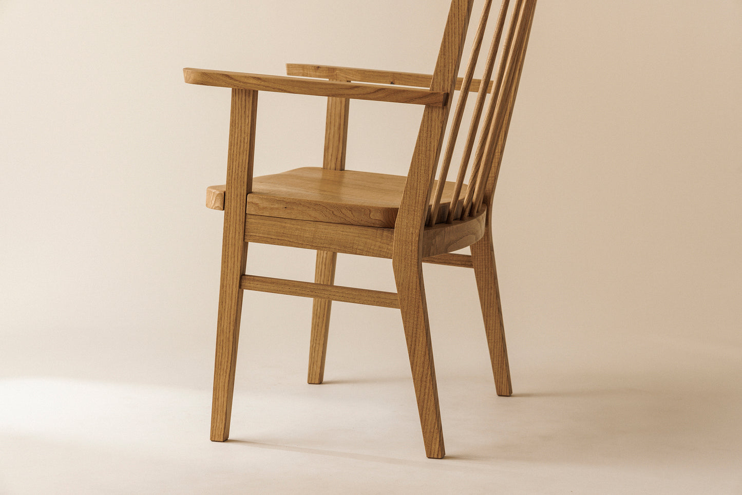 #65 Chair(armrest)