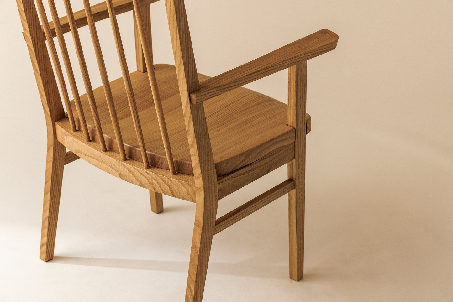 #65 Chair(armrest)