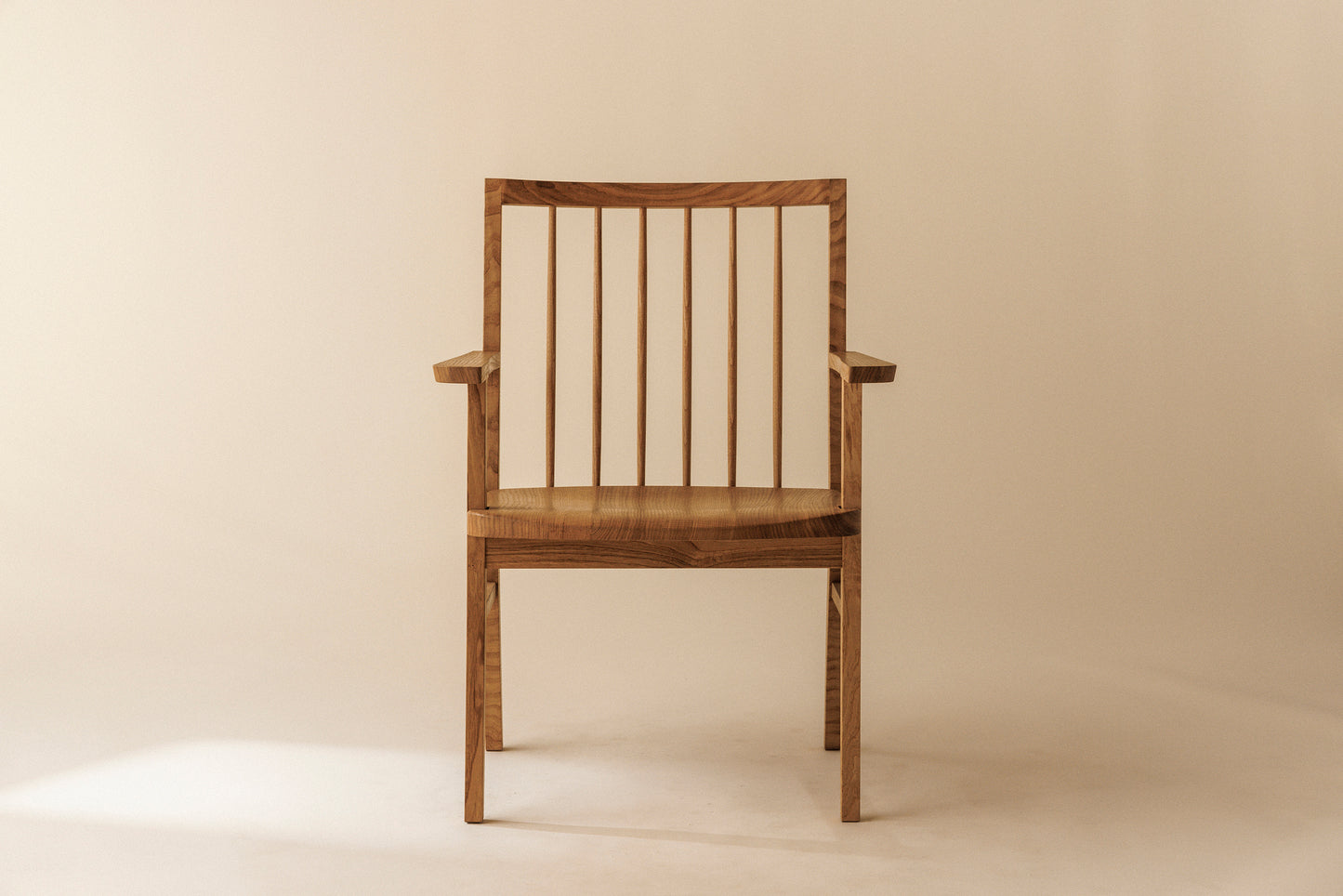 #66 Chair(armrest)