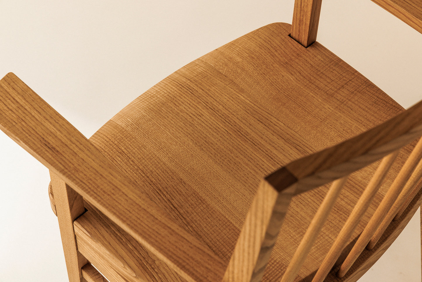 #66 Chair(armrest)