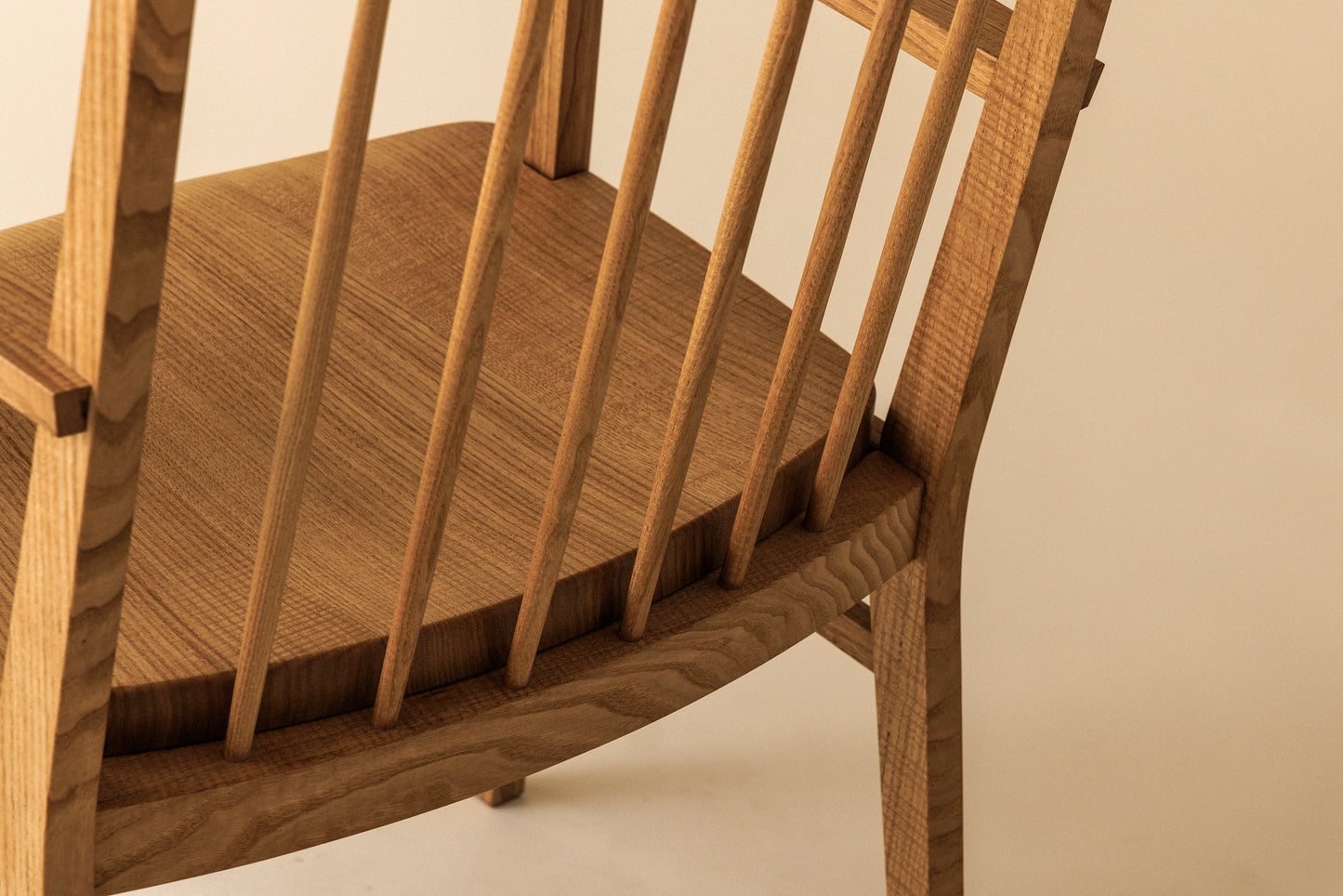 #66 Chair(armrest)