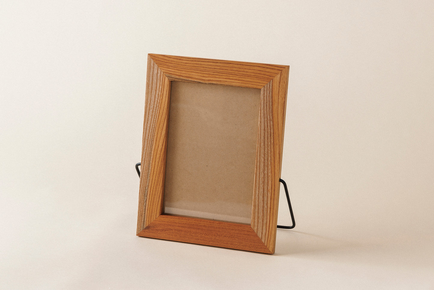 #133  A4 Frame