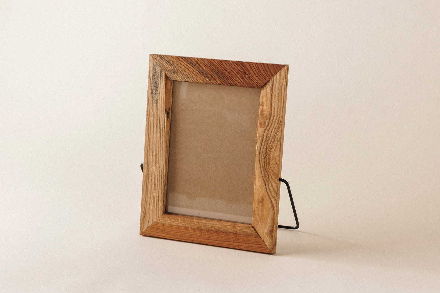 #135  A4 Frame