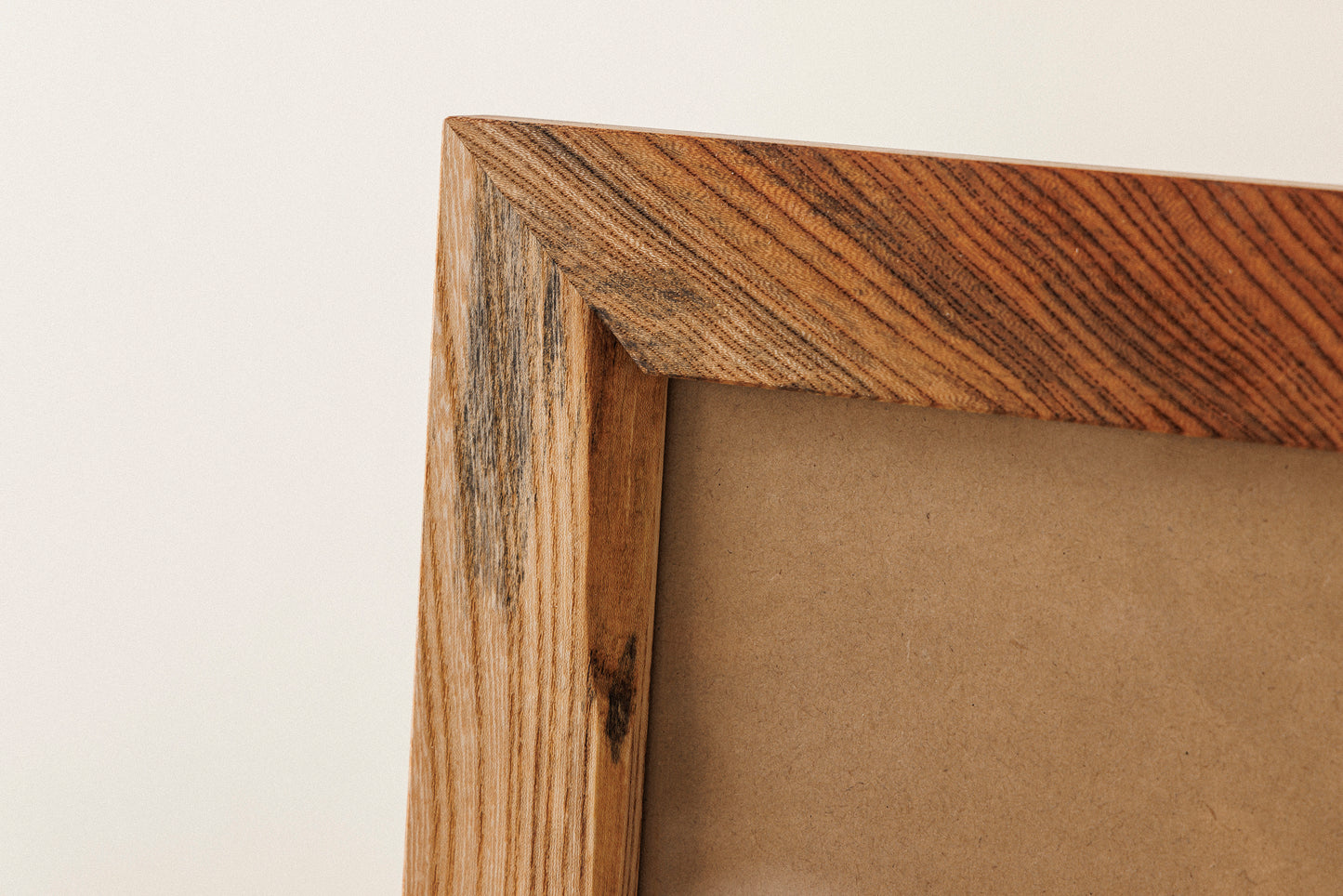 #136  A4 Frame