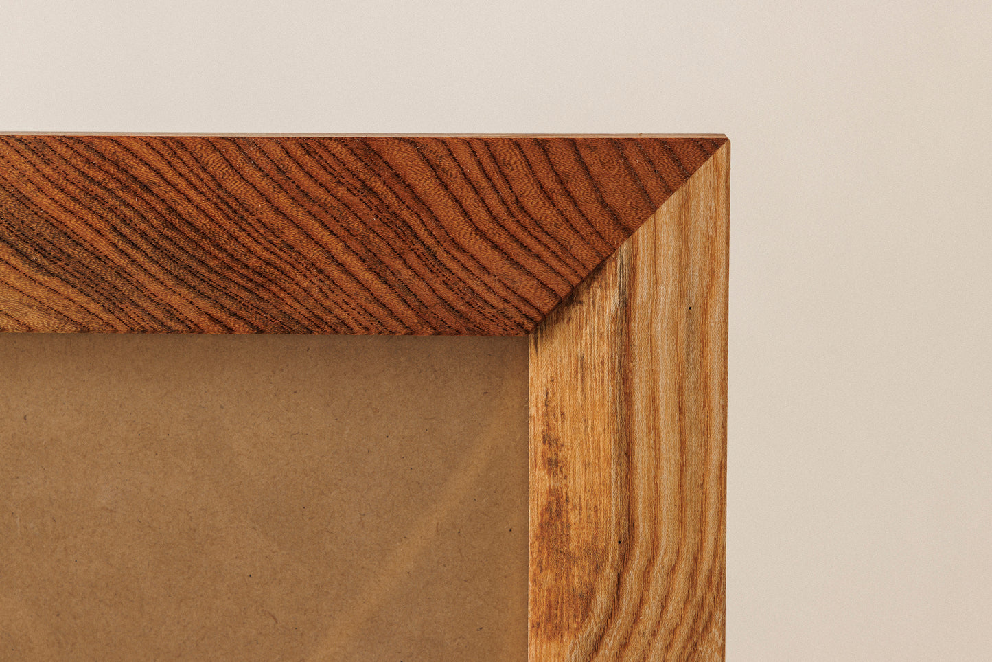 #136  A4 Frame