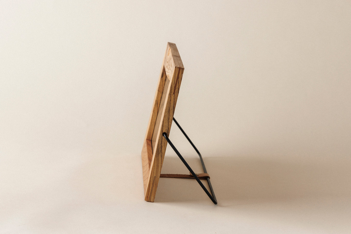#138  A4 Frame
