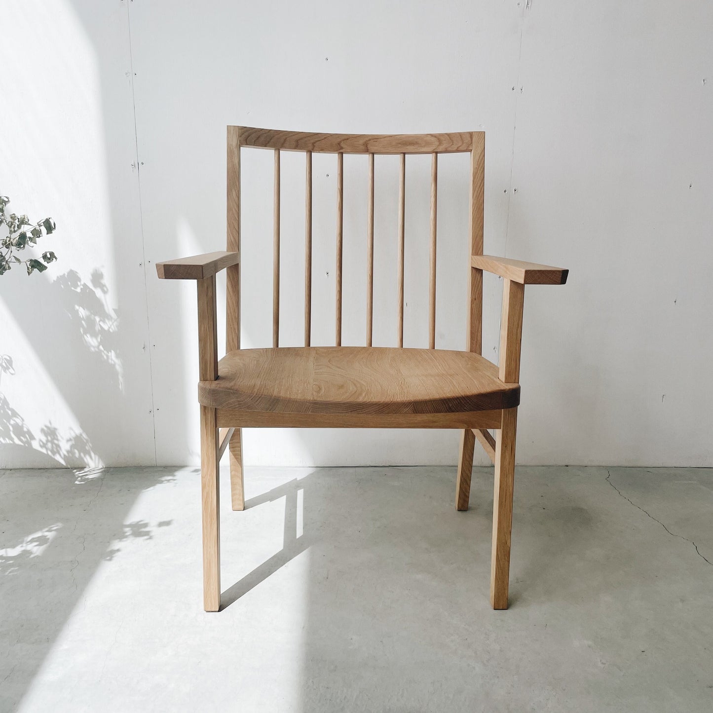 #23 Chair(armrest)