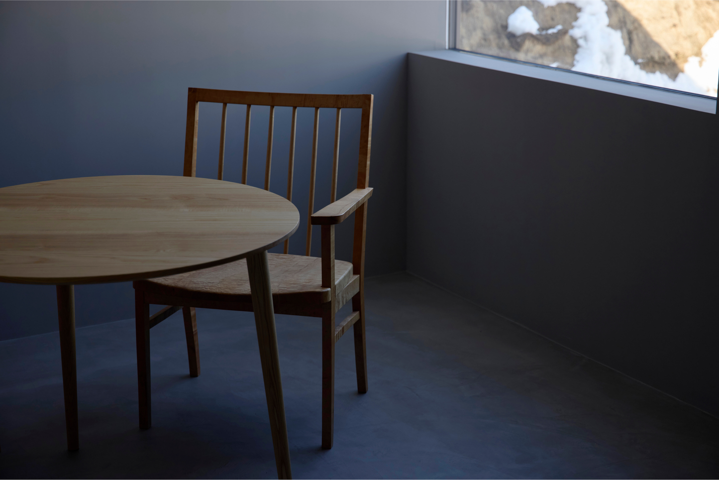 #175 Round Dining Table
