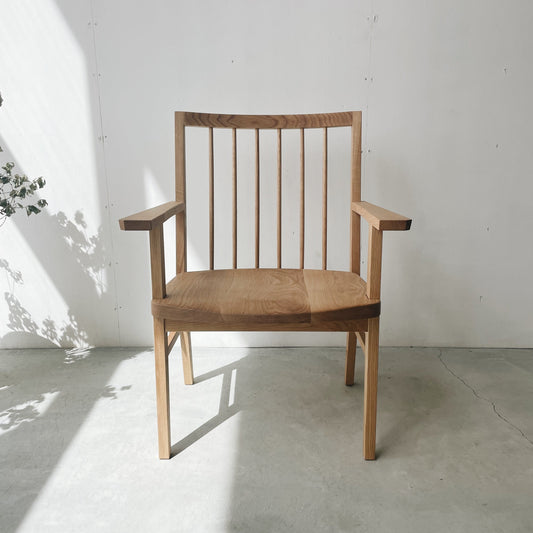#24 Chair(armrest)